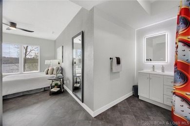 MOTIVATED SELLERS!!! Experience the newest fully furnished - photo 41