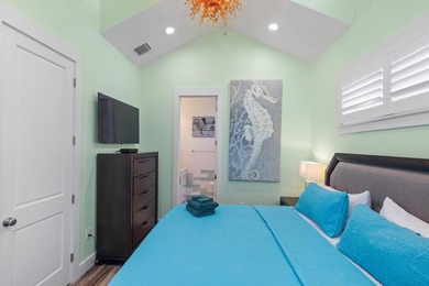 Private Old Town property with built-in income and exceptional - photo 43
