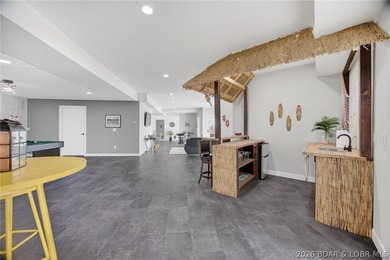 MOTIVATED SELLERS!!! Experience the newest fully furnished - photo 44