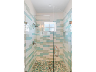 Private Old Town property with built-in income and exceptional - photo 45