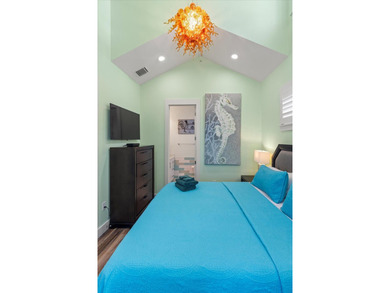 Private Old Town property with built-in income and exceptional - photo 46