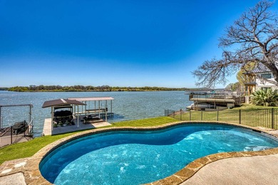 Lake LBJ Home For Sale in Kingsland Texas