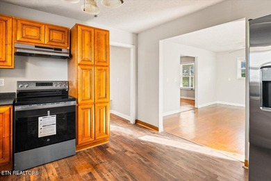Welcome home to this well-maintained three-bedroom, two-bath - photo 13