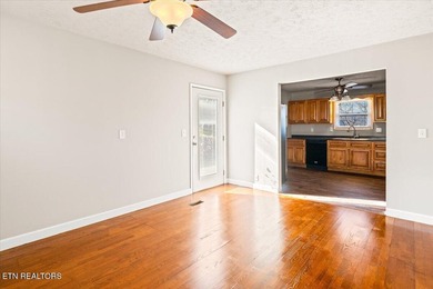 Welcome home to this well-maintained three-bedroom, two-bath - photo 16