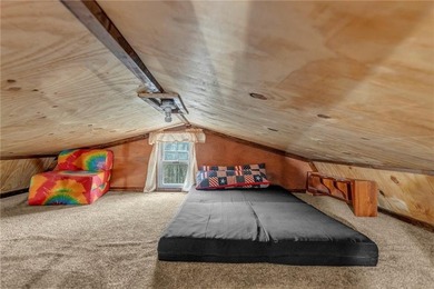 Enjoy lakeside living with this charming and move-in ready cabin - photo 10