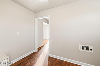 Welcome home to this well-maintained three-bedroom, two-bath - photo 20