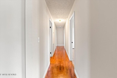 Welcome home to this well-maintained three-bedroom, two-bath - photo 23