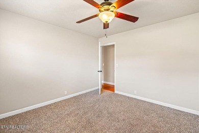 Welcome home to this well-maintained three-bedroom, two-bath - photo 25