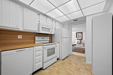 Step into refined living at The Lincoln Tower with Stunning Golf - photo 25