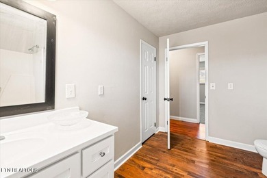Welcome home to this well-maintained three-bedroom, two-bath - photo 28