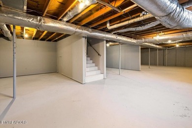 Welcome home to this well-maintained three-bedroom, two-bath - photo 36