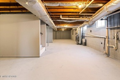 Welcome home to this well-maintained three-bedroom, two-bath - photo 40