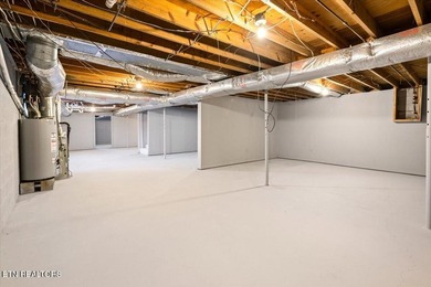 Welcome home to this well-maintained three-bedroom, two-bath - photo 41