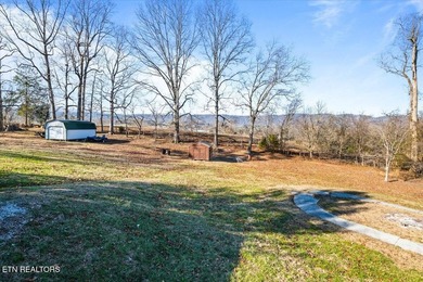 Welcome home to this well-maintained three-bedroom, two-bath - photo 42