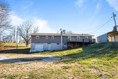 Welcome home to this well-maintained three-bedroom, two-bath - photo 45