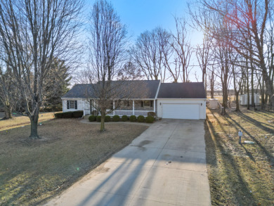 Lake Home For Sale in Leesburg, Indiana