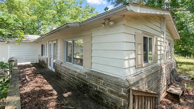 Fix-and-Flip Opportunity with Incredible Lakefront Views This - photo 15