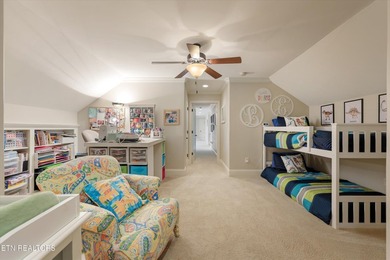 Luxury meets lifestyle in this exceptional Jefferson Park - photo 34