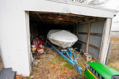 The Fuqua Farm, located in a highly desirable area of Greene - photo 52