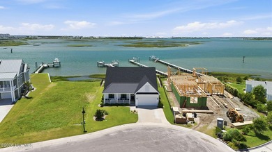 TRULY CUSTOMIZED UNIQUE ONE LEVEL WATERFRONT HOME!! Located in - photo 1
