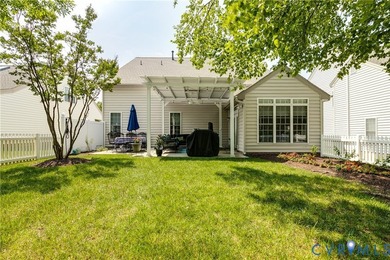 Absolutely stunning all-brick home in the sought-after Cottages - photo 13