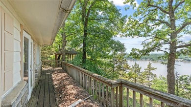 Investor Special with Lakefront & Development Potential! These - photo 36