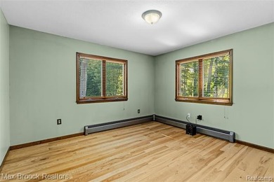 Hidden and tucked away, this is one of those properties that - photo 15