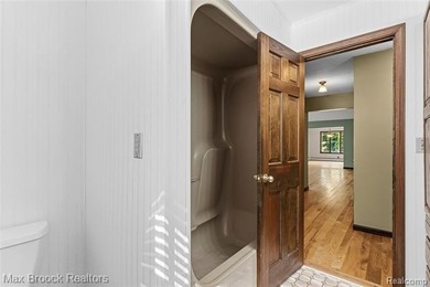 Hidden and tucked away, this is one of those properties that - photo 17