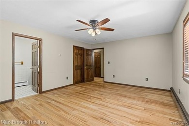 Hidden and tucked away, this is one of those properties that - photo 19
