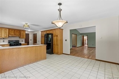 Hidden and tucked away, this is one of those properties that - photo 24