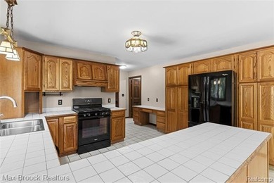 Hidden and tucked away, this is one of those properties that - photo 26
