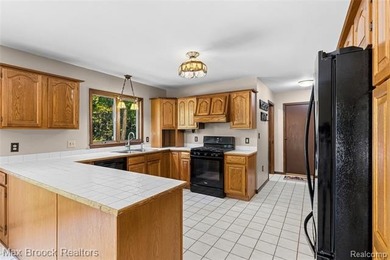 Hidden and tucked away, this is one of those properties that - photo 27