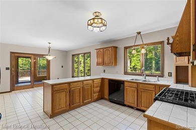 Hidden and tucked away, this is one of those properties that - photo 28