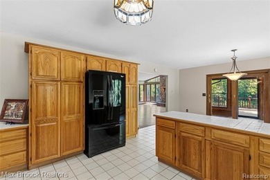 Hidden and tucked away, this is one of those properties that - photo 29