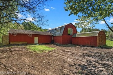 Hidden and tucked away, this is one of those properties that - photo 47