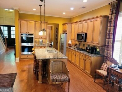Stunning, move-in ready traditional executive home in highly - photo 4