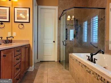 Stunning, move-in ready traditional executive home in highly - photo 9