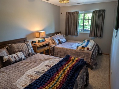 Stunning 3-Bedroom Condo with Breathtaking Lake Views of the - photo 15
