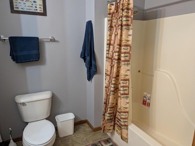 Stunning 3-Bedroom Condo with Breathtaking Lake Views of the - photo 16
