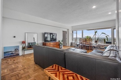 East River Home For Sale in Beechhurst New York