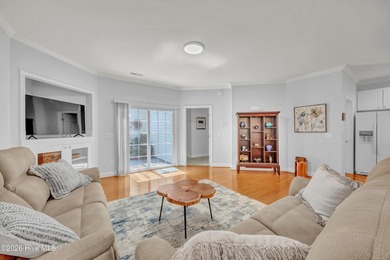 Enjoy easy living in this beautifully maintained home in - photo 8