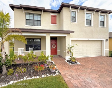 Waterfront luxury meets everyday comfort in this timeless, 5 - photo 1