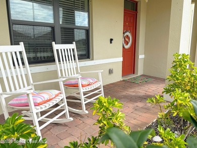 Waterfront luxury meets everyday comfort in this timeless, 5 - photo 3