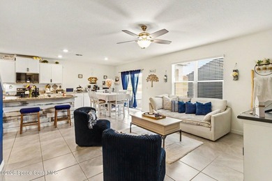 Waterfront luxury meets everyday comfort in this timeless, 5 - photo 10