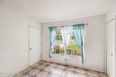 Nice 3 bedroom 2 bath 2 car garage with a bonus room & a Large - photo 7
