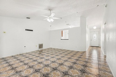 Nice 3 bedroom 2 bath 2 car garage with a bonus room & a Large - photo 8