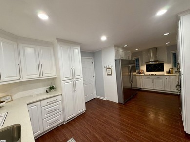 Welcome home to this beautifully maintained 3-bedroom, 2-bath - photo 17