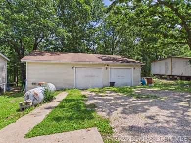 Looking for a property with potential? This 3-bedroom, 2-bath - photo 24