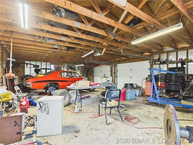 Looking for a property with potential? This 3-bedroom, 2-bath - photo 26