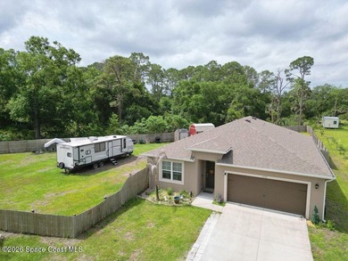 Almost new home on 1/2 acres! Peaceful & fully fenced for - photo 1
